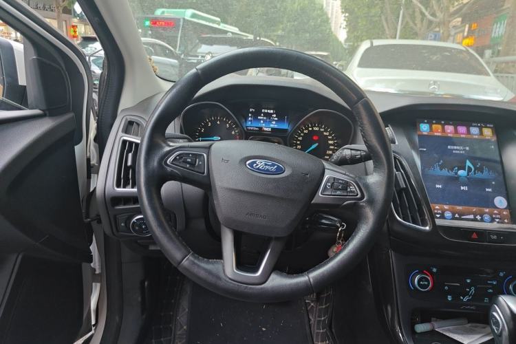 Used Ford Focus 2015 Hatchback EcoBoost 180 Automatic Elite Model Steering Wheel