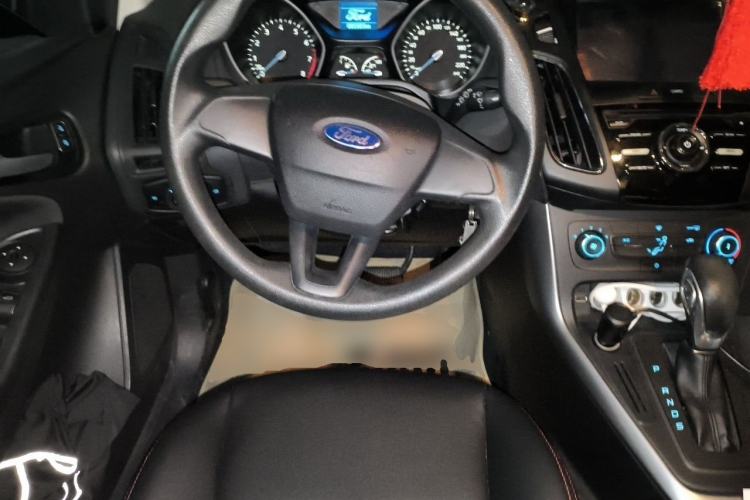 Used Ford Focus 2015 Hatchback 1.6L Automatic Comfort Model Steering Wheel