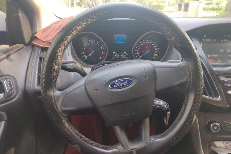 Used Ford Focus 2015 Hatchback 1.6L Manual Comfort Edition Steering Wheel
