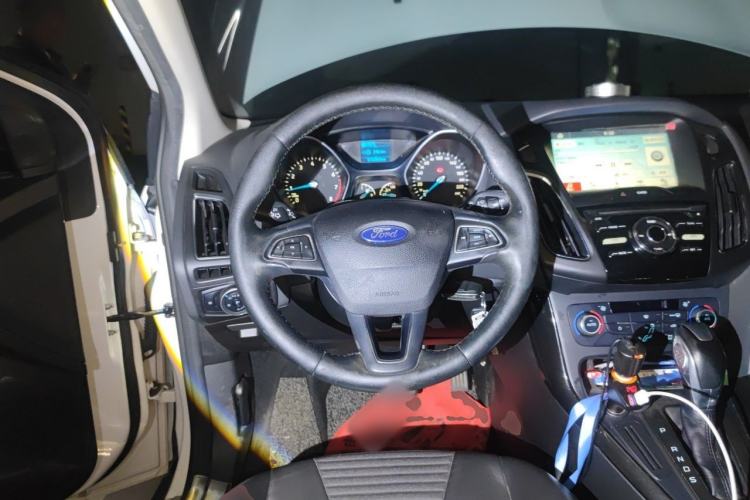 Used Ford Focus 2015 Sedan 1.6L Automatic Trend Model Steering Wheel