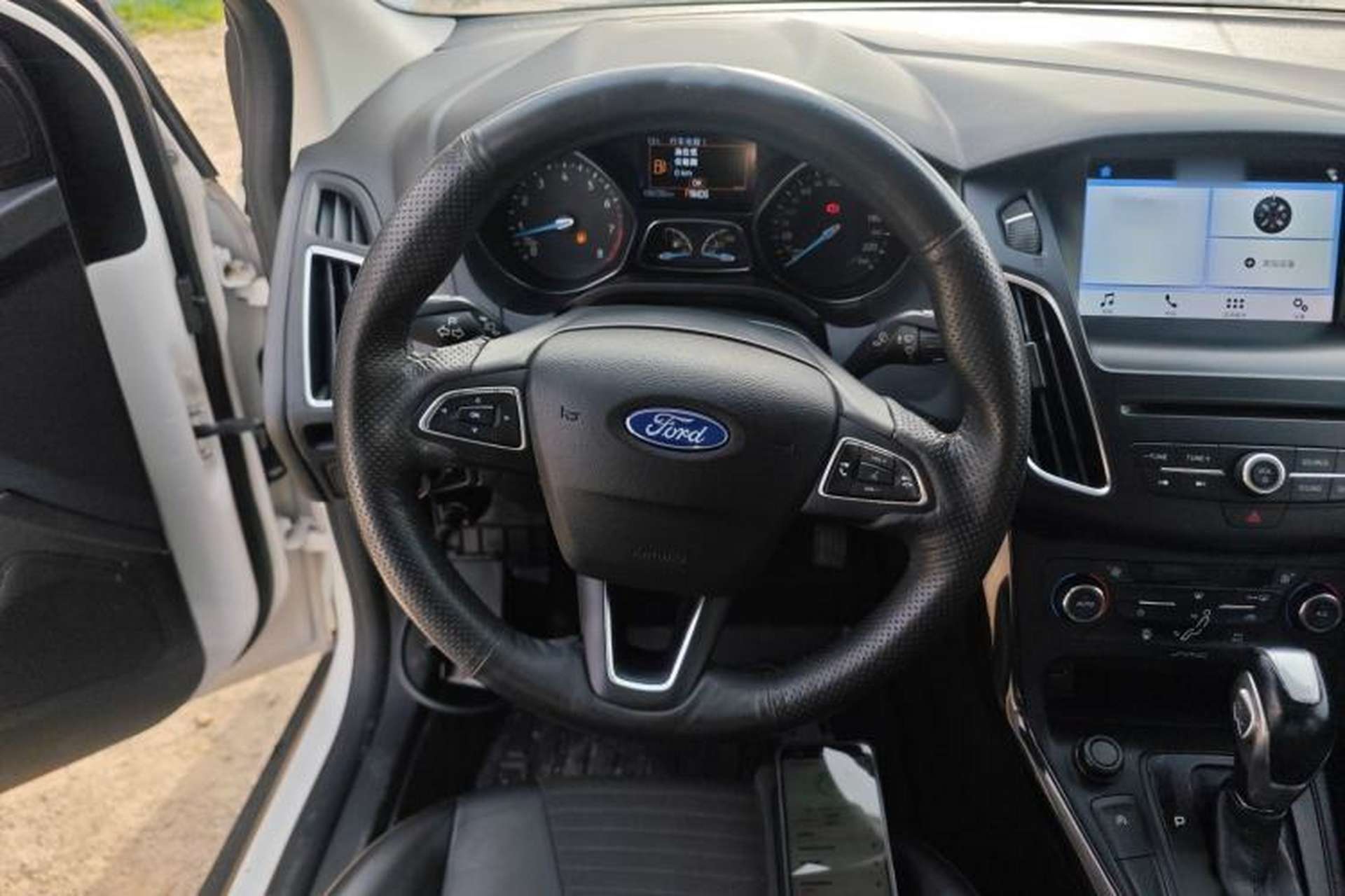Used Ford Focus 2015 Sedan EcoBoost 180 Automatic Elite Model Steering Wheel