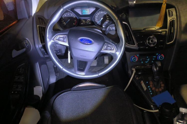 Used Ford Focus 2015 Hatchback 1.6L Automatic Fashion Edition Steering Wheel