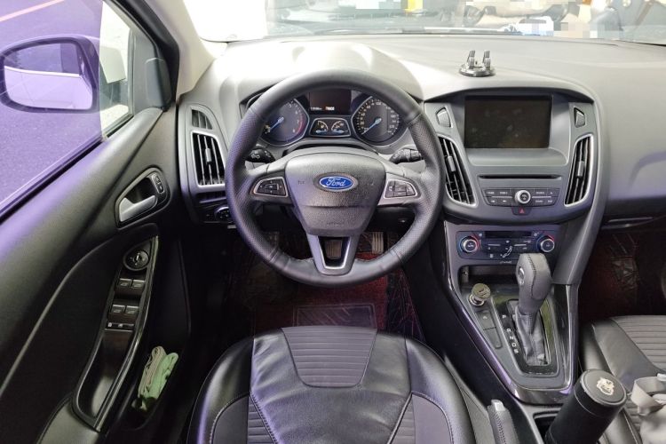 Used Ford Focus 2015 Hatchback EcoBoost 180 Automatic Elite Model Steering Wheel