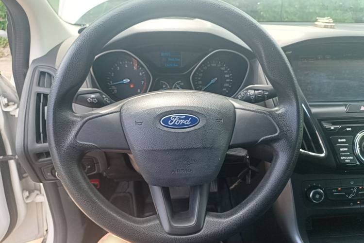 Used Ford Focus 2015 Hatchback 1.6L Automatic Comfort Model Steering Wheel