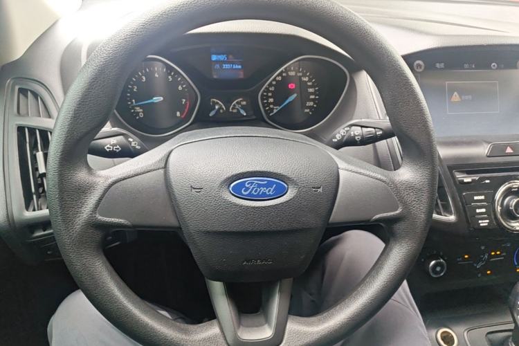 Used Ford Focus 2015 Hatchback 1.6L Automatic Comfort Model Steering Wheel