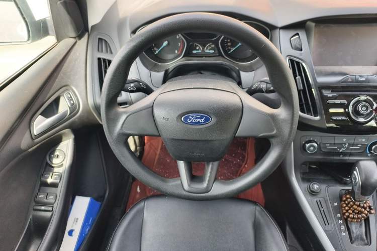 Used Ford Focus 2015 Hatchback 1.6L Automatic Comfort Model Steering Wheel