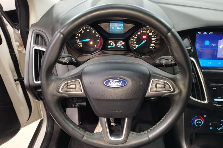 Used Ford Focus 2015 Sedan 1.6L Manual Fashion Edition Steering Wheel