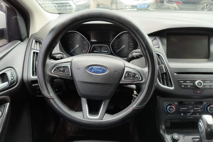 Used Ford Focus 2015 Sedan EcoBoost 180 Automatic Elite Model Steering Wheel