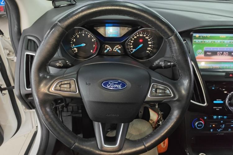 Used Ford Focus 2015 Hatchback 1.6L Automatic Fashion Edition Steering Wheel