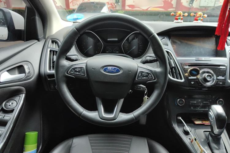 Used Ford Focus 2015 Sedan 1.6L Automatic Trend Model Steering Wheel