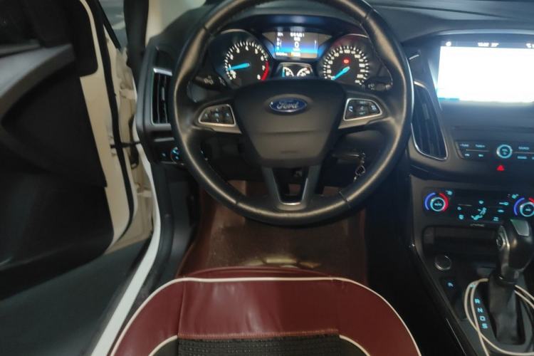 Used Ford Focus 2015 Sedan EcoBoost 180 Automatic Elite Model Steering Wheel