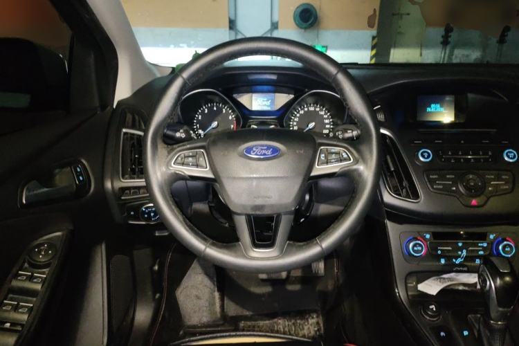 Used Ford Focus 2015 Sedan EcoBoost 125 Automatic Supreme Style Edition Steering Wheel