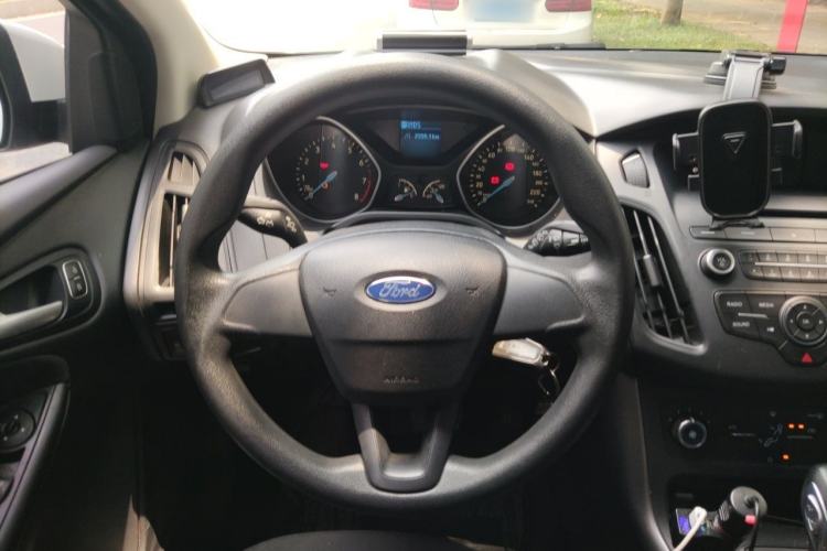 Used Ford Focus 2015 Hatchback 1.6L Automatic Comfort Model Steering Wheel