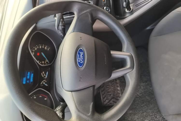 Used Ford Focus 2015 Hatchback 1.6L Automatic Comfort Model Steering Wheel