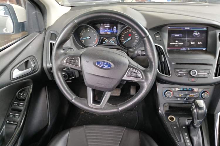 Used Ford Focus 2015 Sedan EcoBoost 180 Automatic Elite Model Steering Wheel