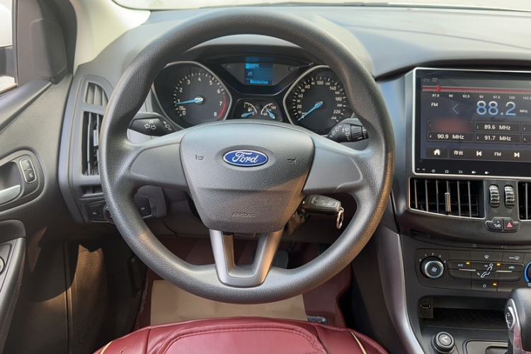 Used Ford Focus 2015 Hatchback 1.6L Automatic Comfort Model Steering Wheel