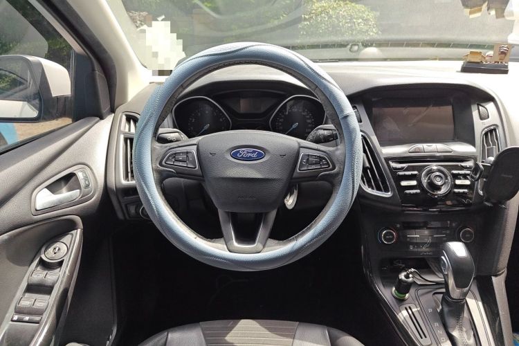 Used Ford Focus 2015 Hatchback 1.6L Automatic Fashion Edition Steering Wheel