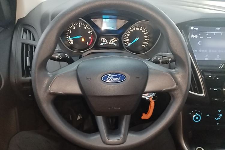 Used Ford Focus 2015 Hatchback 1.6L Automatic Comfort Model Steering Wheel