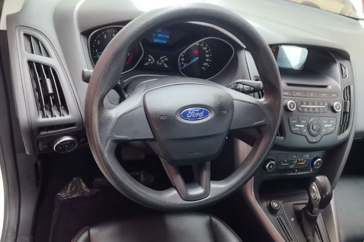 Used Ford Focus 2015 Hatchback 1.6L Automatic Comfort Model Steering Wheel
