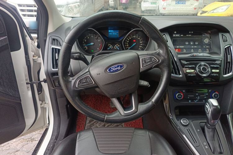 Used Ford Focus 2015 Sedan 1.6L Automatic Trend Model Steering Wheel