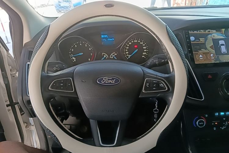 Used Ford Focus 2015 Hatchback 1.6L Automatic Fashion Edition Steering Wheel