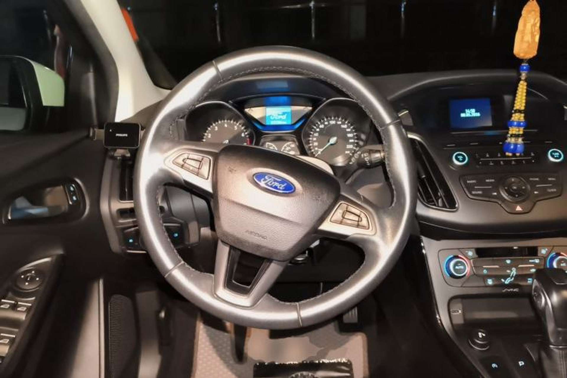 Used Ford Focus 2015 Hatchback EcoBoost 125 Automatic Supreme Style Edition Steering Wheel