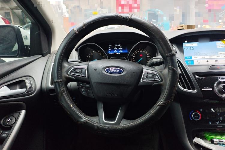 Used Ford Focus 2015 Hatchback EcoBoost 180 Automatic Sport Model Steering Wheel
