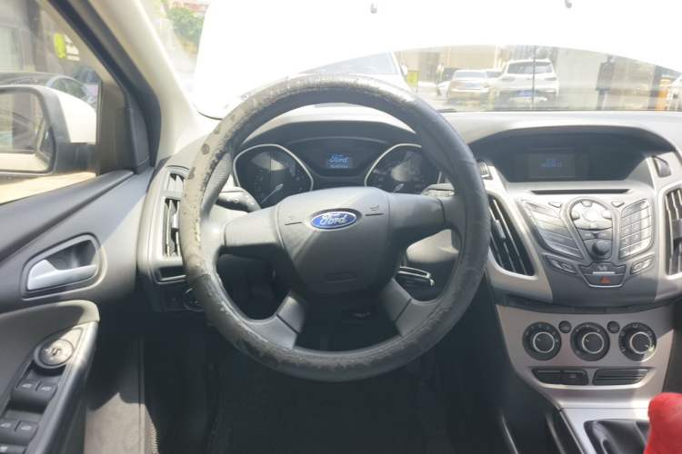 Used Ford Focus 2015 Hatchback 1.6L Manual Comfort Edition Steering Wheel