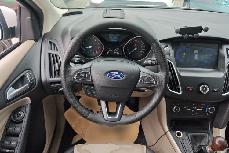 Used Ford Focus 2015 Sedan 1.6L Manual Comfort Model Steering Wheel