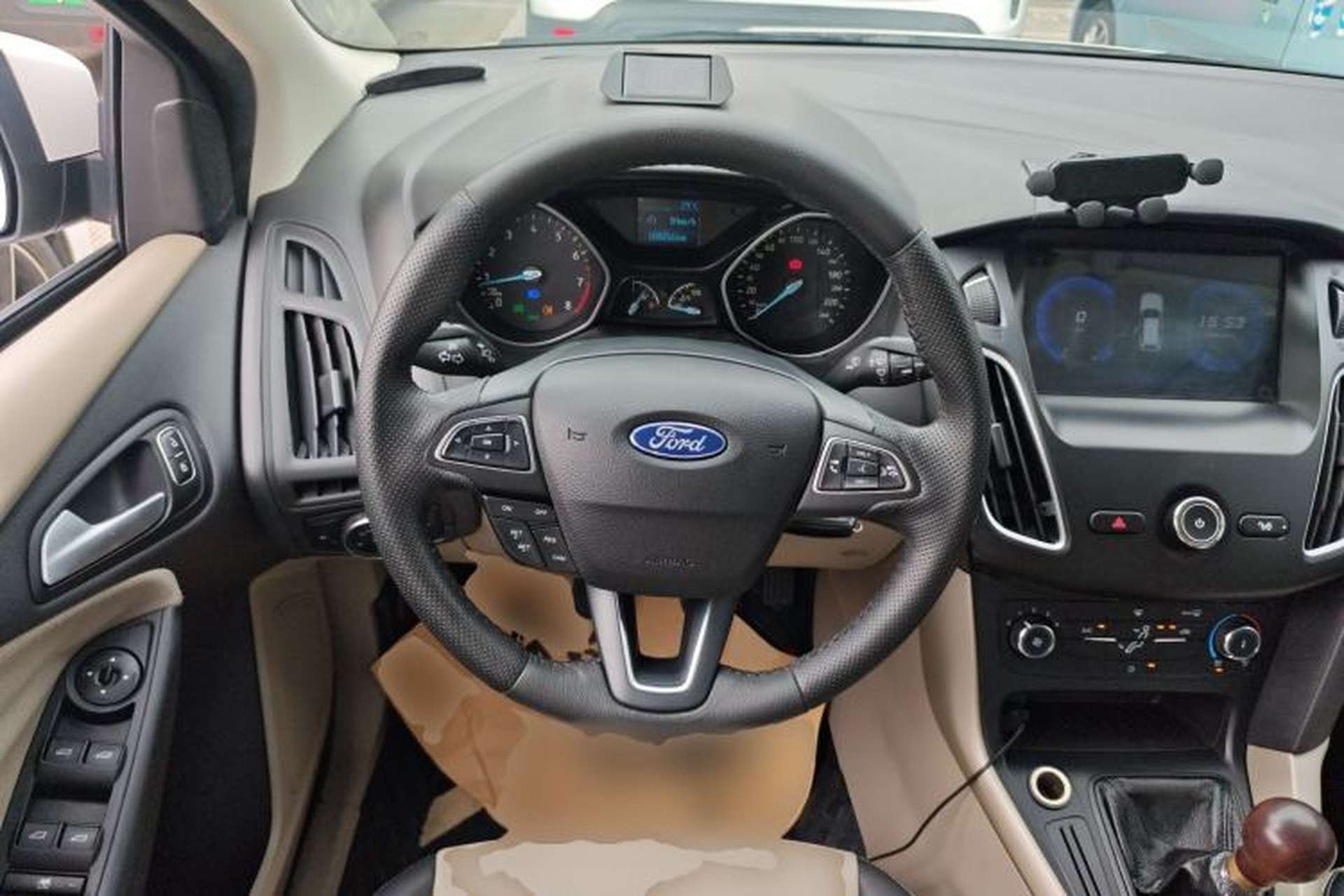 Used Ford Focus 2015 Sedan 1.6L Manual Comfort Model Steering Wheel
