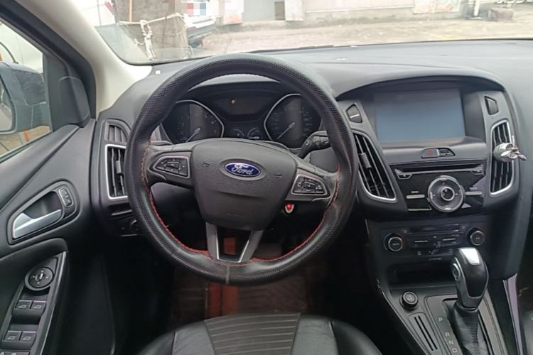 Used Ford Focus 2015 Sedan 1.6L Automatic Trend Model Steering Wheel