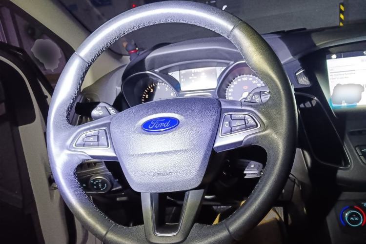 Used Ford Focus 2015 Hatchback EcoBoost 180 Automatic Elite Model Steering Wheel