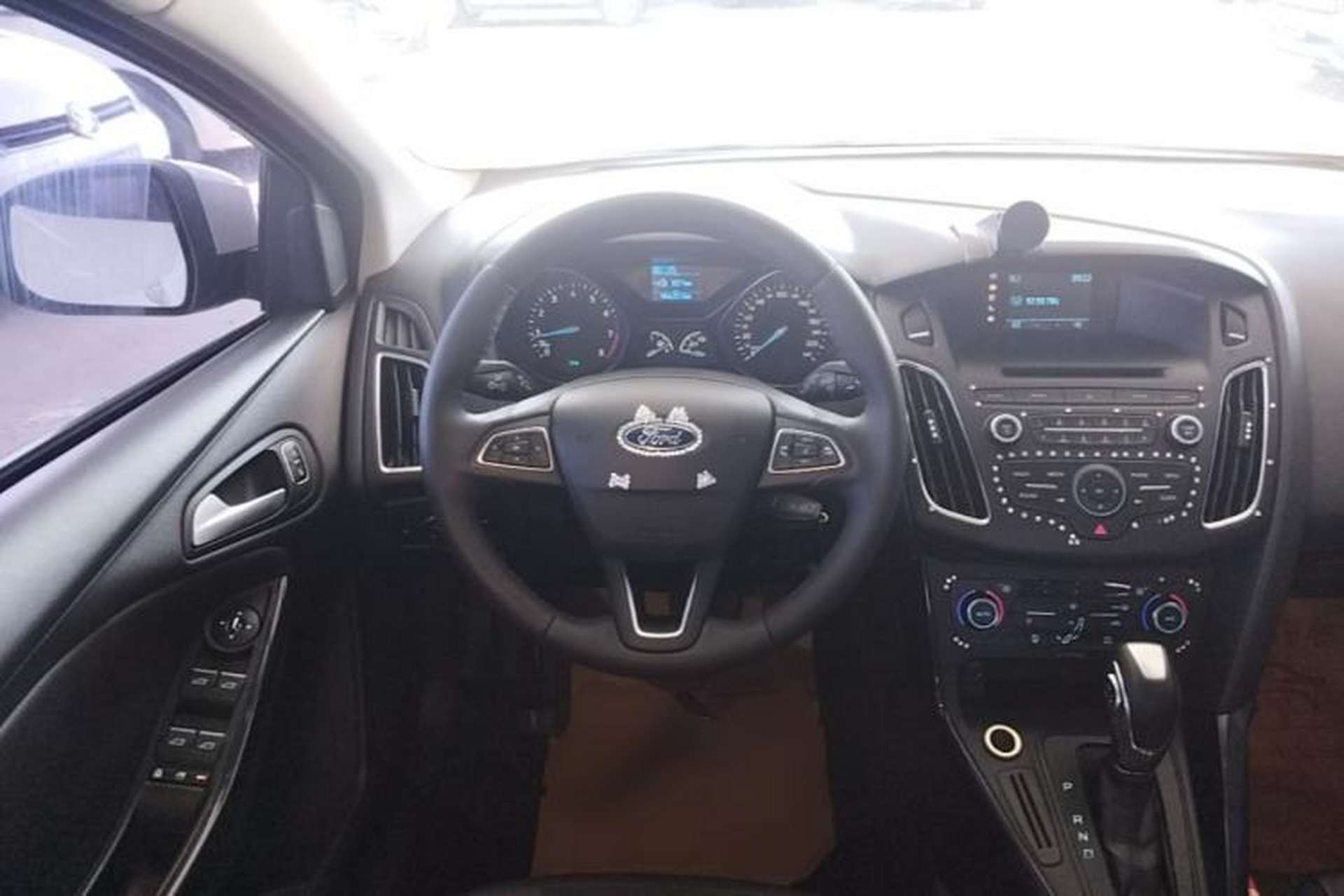 Used Ford Focus 2015 Hatchback 1.6L Automatic Fashion Edition Steering Wheel