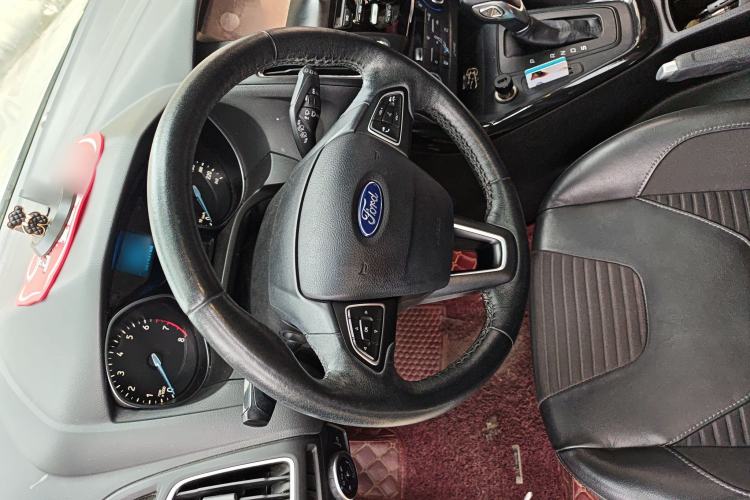 Used Ford Focus 2015 Hatchback 1.6L Automatic Fashion Edition Steering Wheel