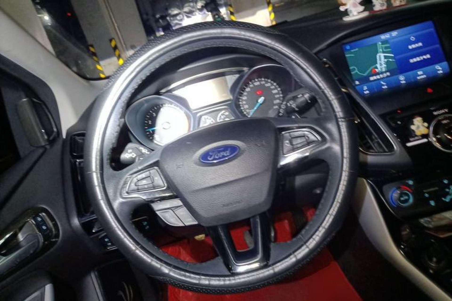 Used Ford Focus 2015 Hatchback EcoBoost 180 Automatic Sport Model Steering Wheel