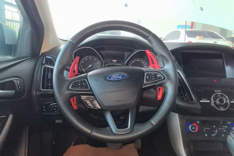 Used Ford Focus 2015 Hatchback EcoBoost 180 Automatic Sport Model Steering Wheel