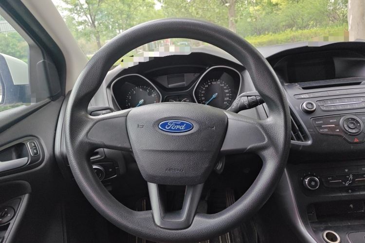 Used Ford Focus 2015 Hatchback 1.6L Automatic Comfort Model Steering Wheel