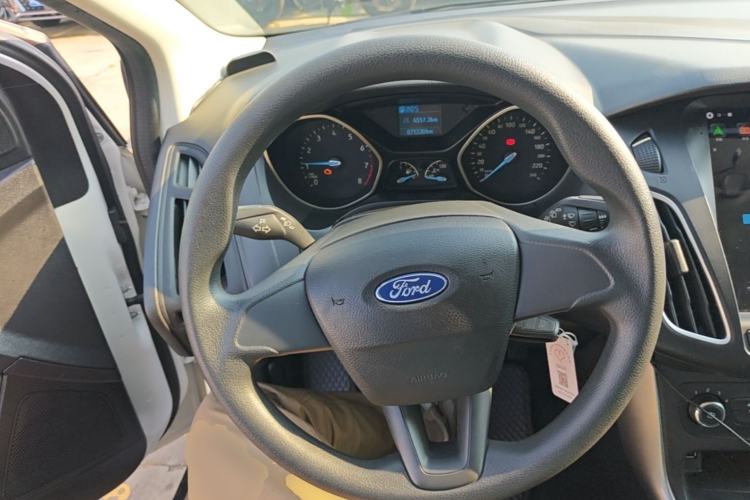 Used Ford Focus 2015 Hatchback 1.6L Automatic Comfort Model Steering Wheel