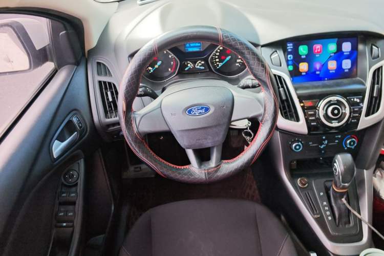 Used Ford Focus 2015 Hatchback 1.6L Automatic Comfort Model Steering Wheel