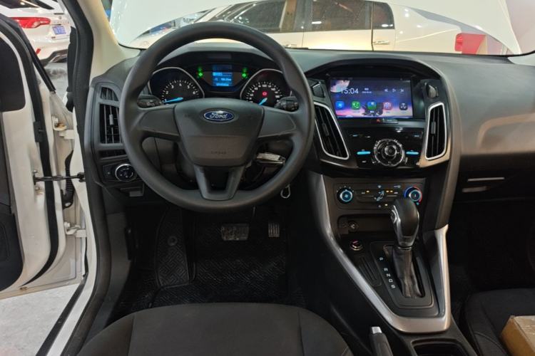 Used Ford Focus 2015 Hatchback 1.6L Automatic Comfort Model Steering Wheel