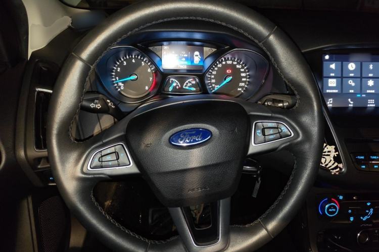 Used Ford Focus 2015 Sedan EcoBoost 180 Automatic Elite Model Steering Wheel
