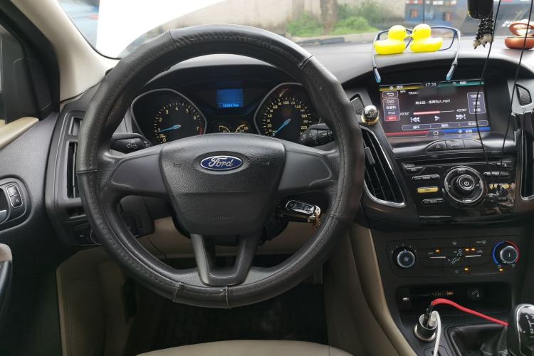 Used Ford Focus 2015 Sedan 1.6L Manual Comfort Model Steering Wheel