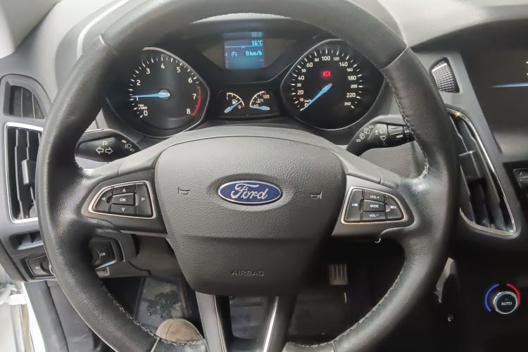 Used Ford Focus 2015 Hatchback 1.6L Manual Fashion Edition Steering Wheel