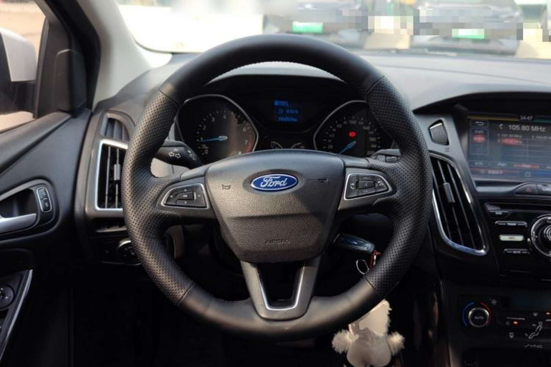 Used Ford Focus 2015 Hatchback 1.6L Automatic Fashion Edition Steering Wheel