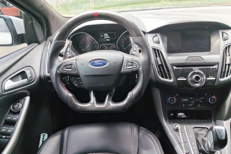 Used Ford Focus 2015 Hatchback EcoBoost 180 Automatic Sport Model Steering Wheel