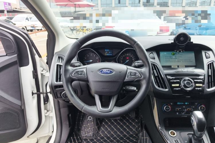Used Ford Focus 2015 Sedan 1.6L Automatic Trend Model Steering Wheel