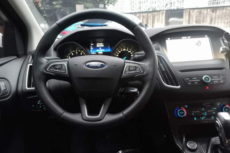 Used Ford Focus 2015 Sedan EcoBoost 180 Automatic Elite Model Steering Wheel