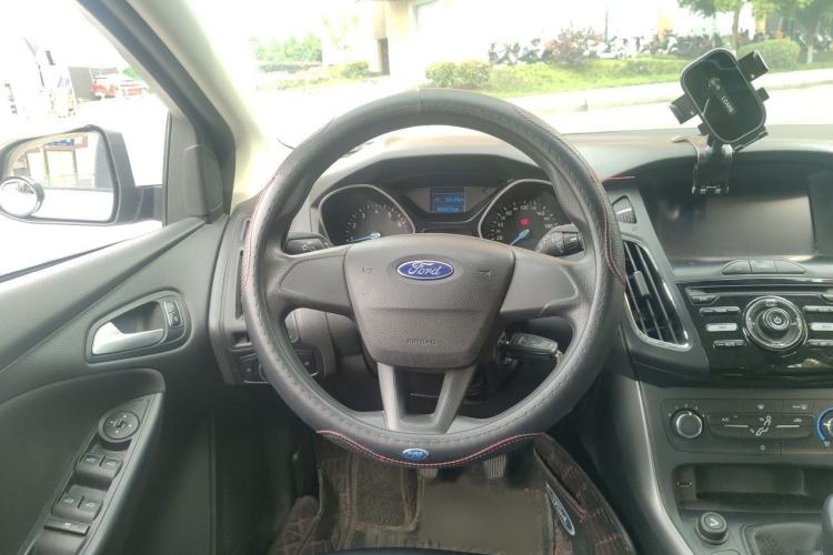 Used Ford Focus 2015 Hatchback 1.6L Manual Comfort Edition Steering Wheel