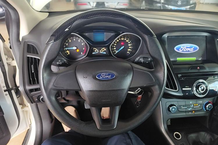 Used Ford Focus 2015 Hatchback 1.6L Manual Comfort Edition Steering Wheel
