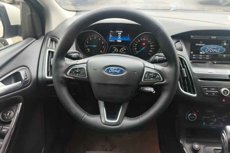 Used Ford Focus 2015 Hatchback EcoBoost 180 Automatic Elite Model Steering Wheel